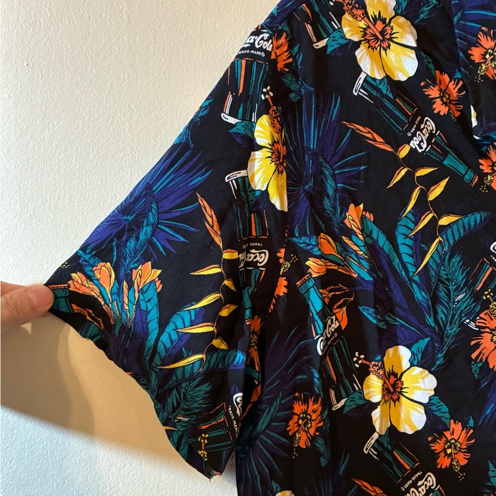 Coca Cola Hawaiian Shirt Coke Tropical Nostalgia Retro Collector Resortwear L - Picture 4 of 8